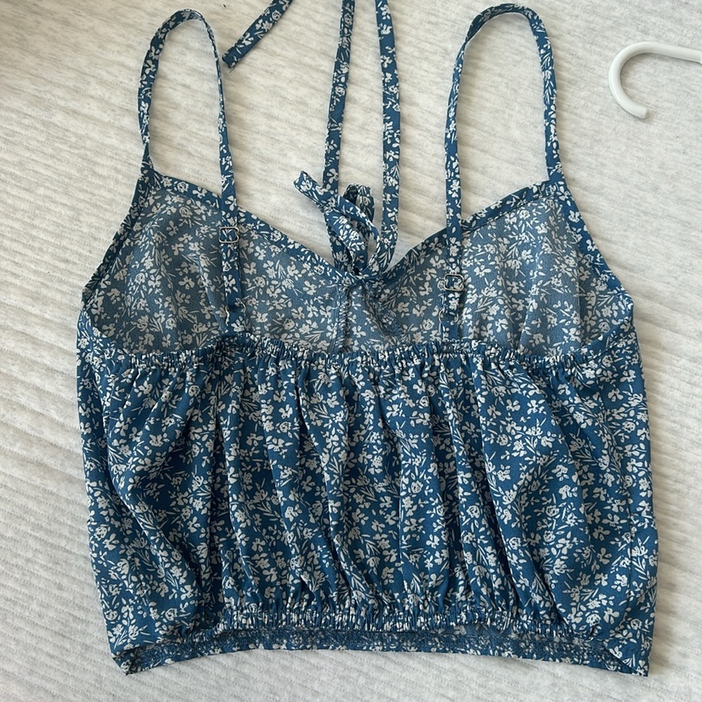 Floral cropped blue tank from SHEIN, size small - Picture 2 of 2